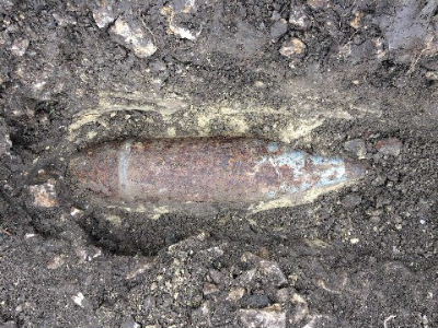  122 milliméteres repeszromboló gránát Sárbogárdon